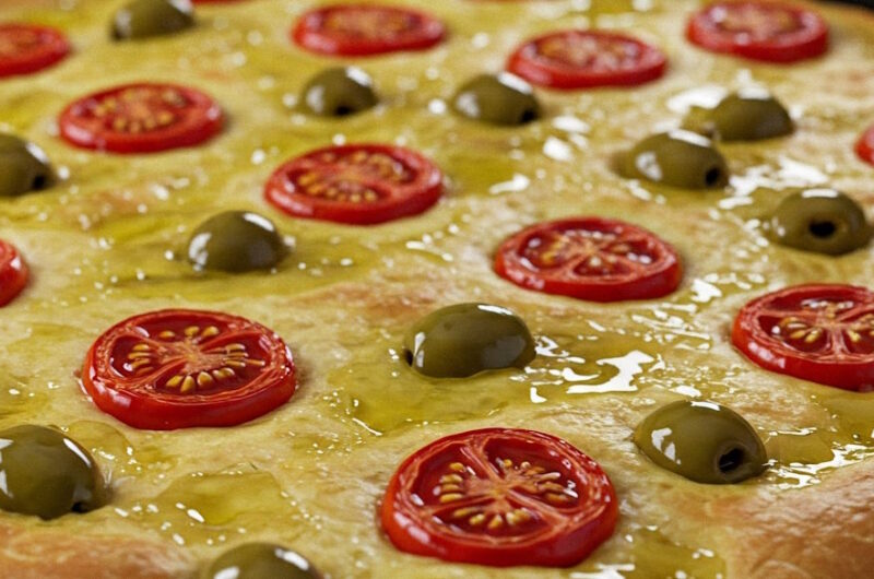 Focaccia Pugliese (für 1 großes Blech oder 2 runde Formen à 28 cm)